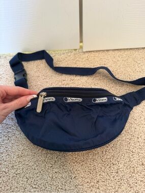 LeSportSac Navy Blue Nylon Belt Bag Fanny Pack Adjustable Waist Bag